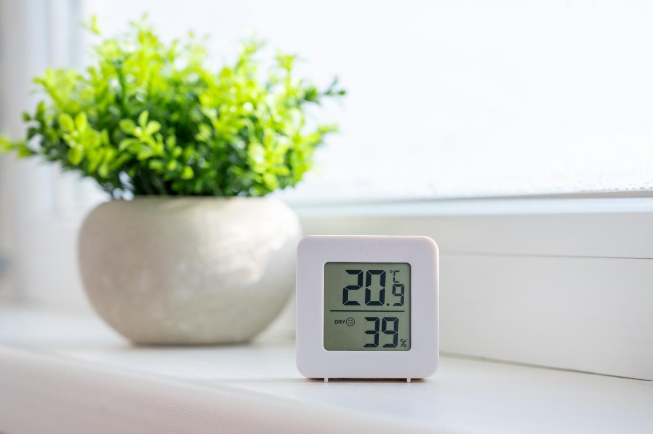 Digital hygrometer and thermometer